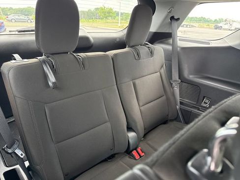 Used 2021 Ford Explorer XLT AWD/4WD image 32