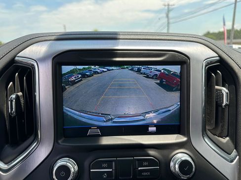 Used 2022 GMC Sierra 3500 SLE w/ SLE Value Package AWD/4WD image 17
