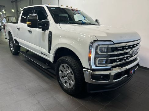 Used 2025 Ford F350 Lariat w/ Lariat Ultimate Package AWD/4WD image 2
