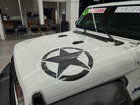 Used 2025 Jeep Wrangler Sport S image 10