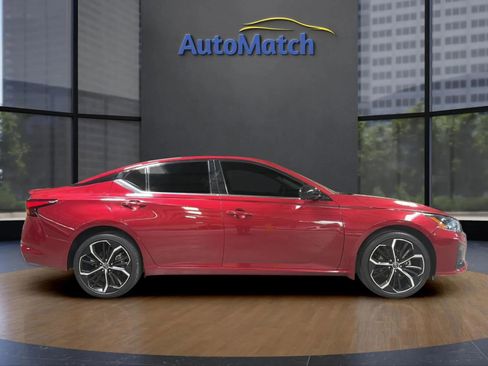 Used 2023 Nissan Altima 2.5 SR AWD/4WD image 13