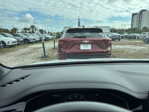 Used 2025 Volkswagen Jetta Sport image 15