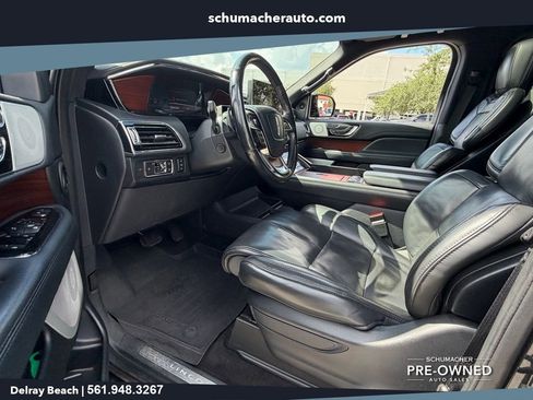 Used 2022 Lincoln Navigator Reserve AWD/4WD image 12