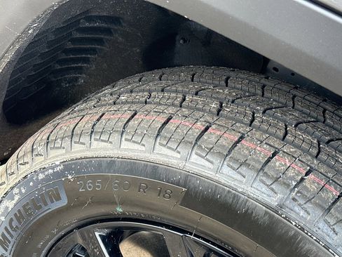 New 2026 Jeep Grand Cherokee L 4WD image 9