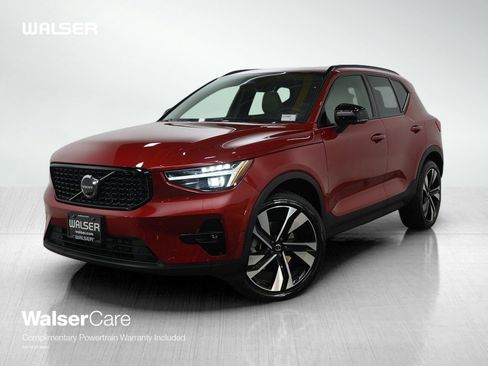 Used 2023 Volvo XC40 B5 Ultimate w/ Protection Package Premier image 1