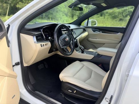 Used 2018 Cadillac XT5 FWD w/ LPO, Wheel Lock Package image 10