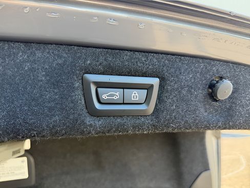Used 2023 BMW 530i w/ M Sport Package RWD image 9