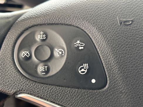 Used 2015 Chevrolet Impala LTZ FWD image 11