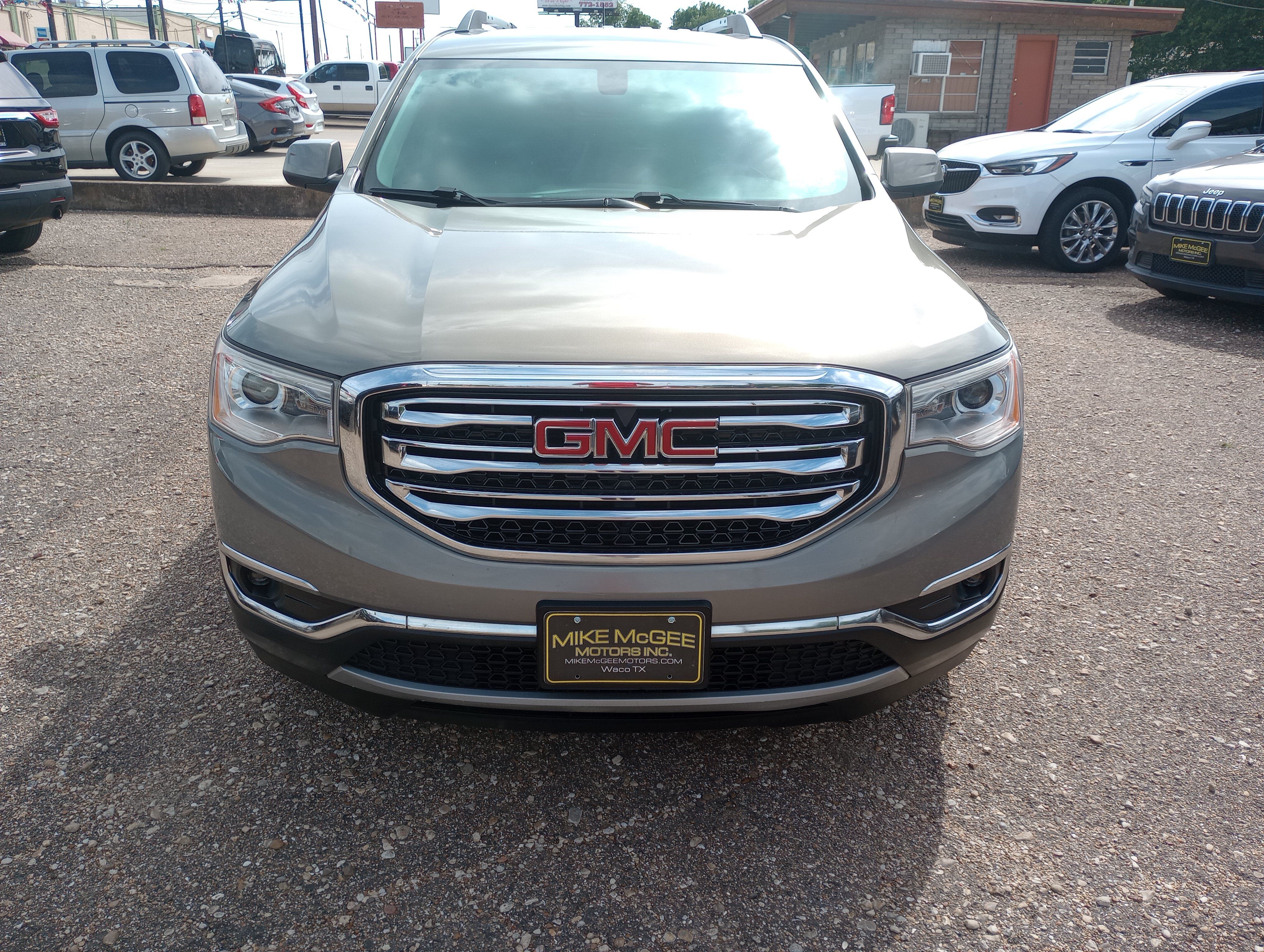 Used 2019 GMC Acadia SLT FWD image 2