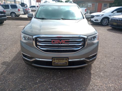 Used 2019 GMC Acadia SLT FWD image 2