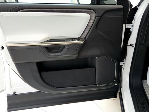 Used 2025 Rivian R1S Adventure image 23