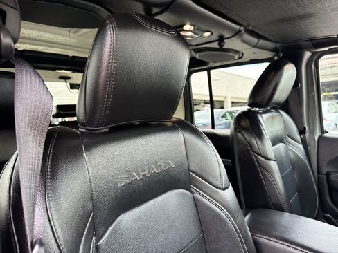 Used 2021 Jeep Wrangler Unlimited Sahara AWD/4WD image 14