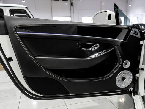 Used 2020 Bentley Continental GT image 44