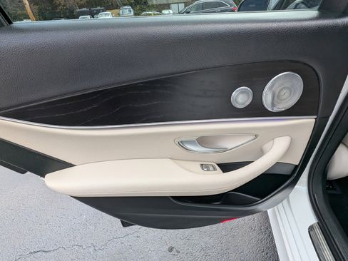Used 2017 Mercedes-Benz E 300 4MATIC image 21