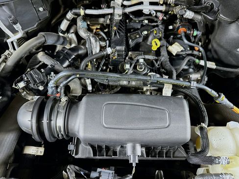 Used 2021 Ford Explorer XLT w/ Equipment Group 202A image 34