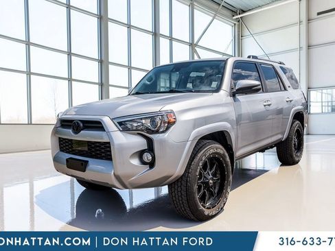 Used 2020 Toyota 4Runner SR5 Premium w/ Moonroof Package AWD/4WD image 30