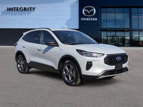 Used 2025 Ford Escape ST-Line AWD/4WD image 1