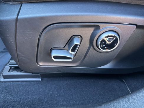 Used 2024 Maserati Levante GT Ultima image 20