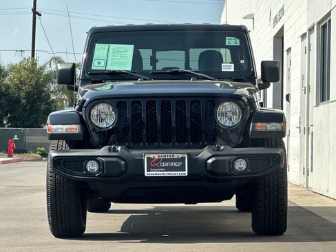 Used 2021 Jeep Gladiator Sport AWD/4WD image 9