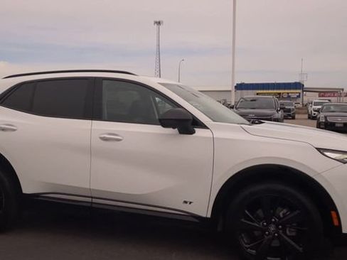 Used 2024 Buick Envision Sport Touring AWD/4WD image 3