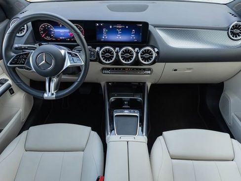 Used 2025 Mercedes-Benz GLA 250 4MATIC image 22