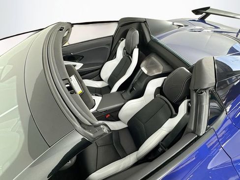 Used 2025 Chevrolet Corvette Stingray Preferred Conv w/ Z51 Performance Package RWD image 14