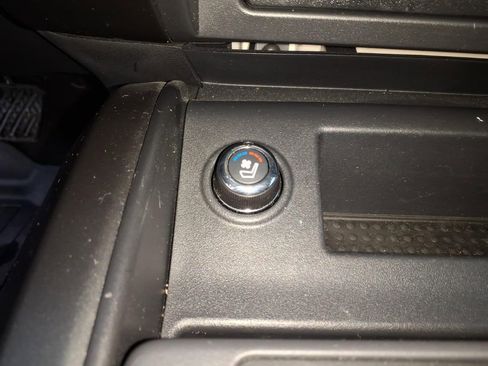 Used 2024 Nissan Titan PRO-4X w/ Pro-4x Convenience Package image 18