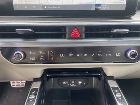 New 2025 Kia Sorento SX Prestige image 24