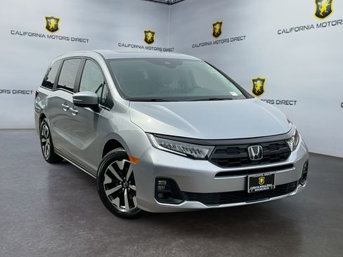 Used 2025 Honda Odyssey EX-L image 3