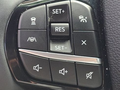 Used 2021 Ford Explorer Platinum w/ Premium Technology Package AWD/4WD image 37