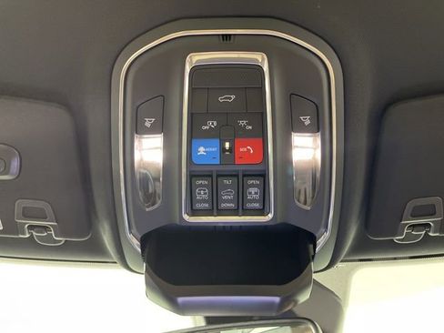 Used 2023 Jeep Grand Cherokee 4WD 4xe image 37