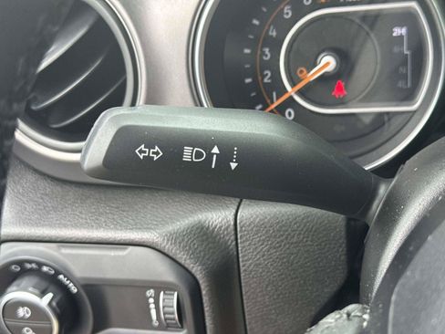 Used 2023 Jeep Gladiator Sport AWD/4WD image 21