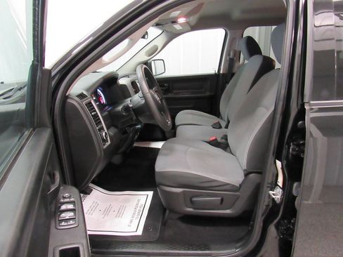 Used 2021 RAM 1500 Express AWD/4WD image 33