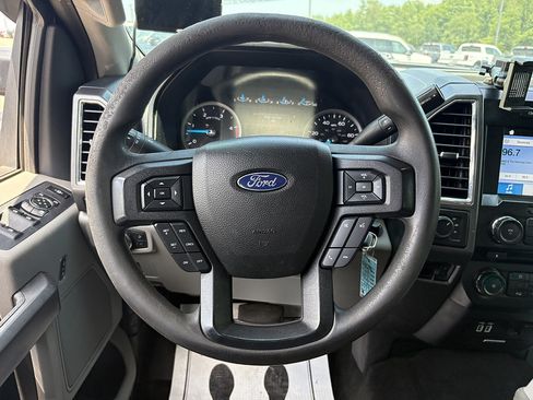 Used 2017 Ford F250 XLT w/ XLT Premium Package AWD/4WD image 24