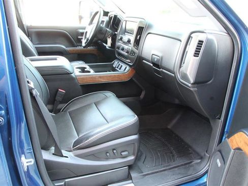 Used 2018 Chevrolet Silverado 2500 High Country AWD/4WD image 11