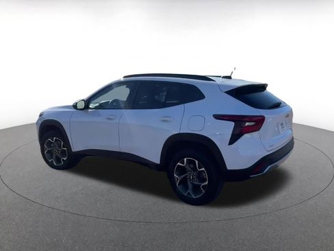 Used 2025 Chevrolet Trax LT image 10