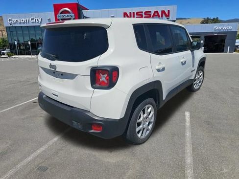 Used 2023 Jeep Renegade Latitude AWD/4WD image 8