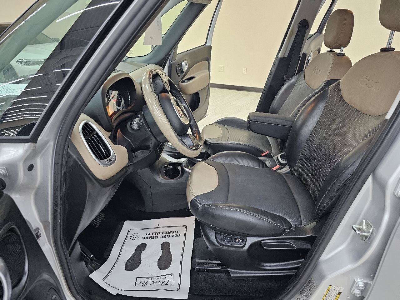 Used 2017 FIAT 500L Lounge w/ Premium Package FWD image 16