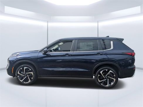 New 2025 Mitsubishi Outlander SE image 6