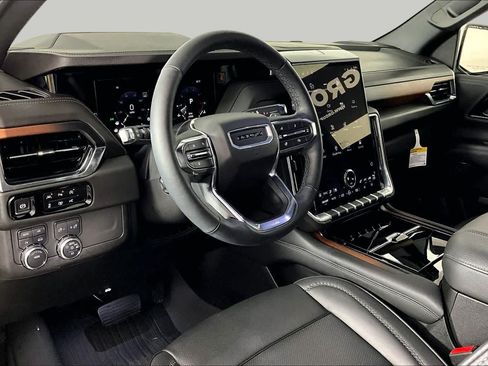 Used 2025 GMC Yukon XL Denali w/ LPO, Floor Liner Package AWD/4WD image 17