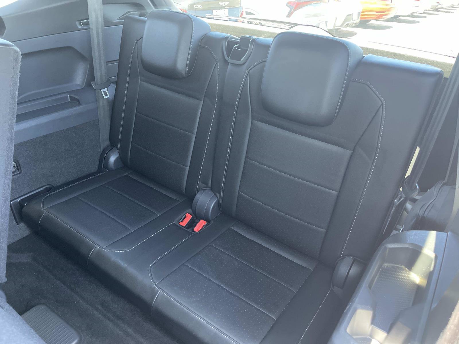 Used 2018 Volkswagen Tiguan SEL w/ R-Line Package FWD image 16