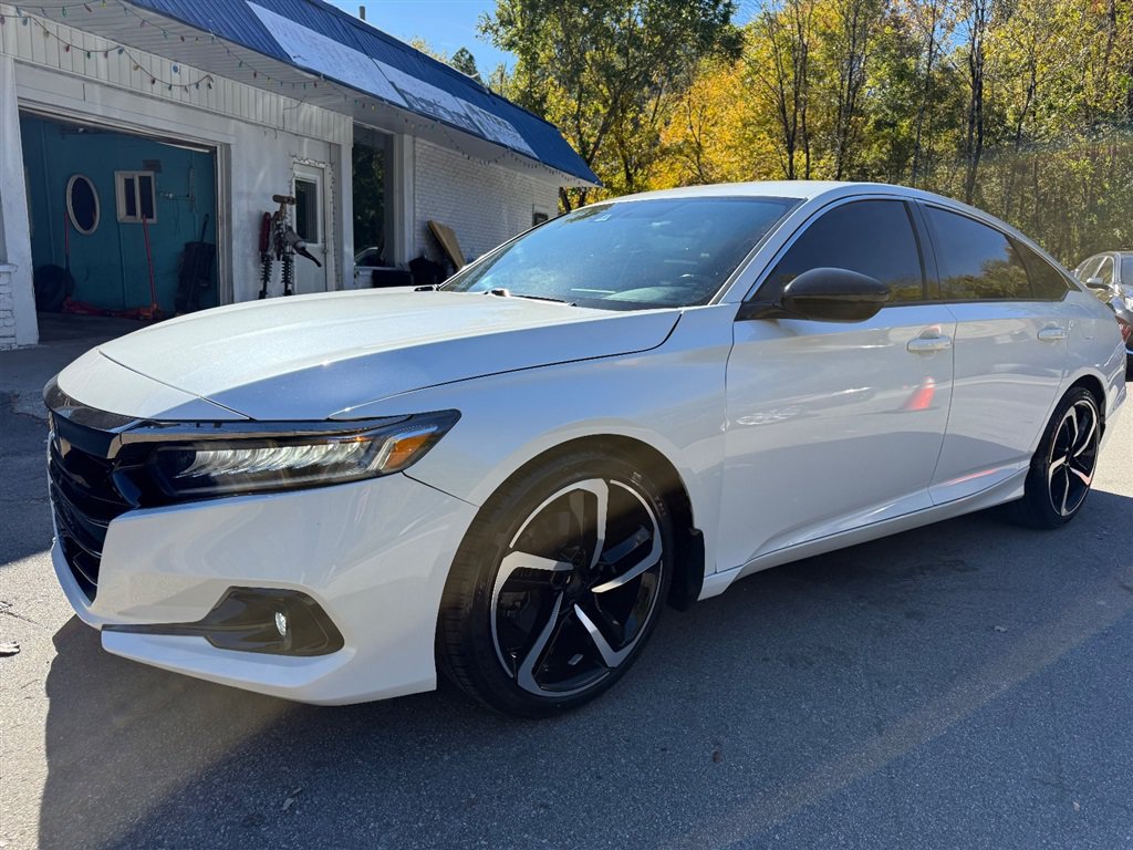 Used 2022 Honda Accord Sport image 2
