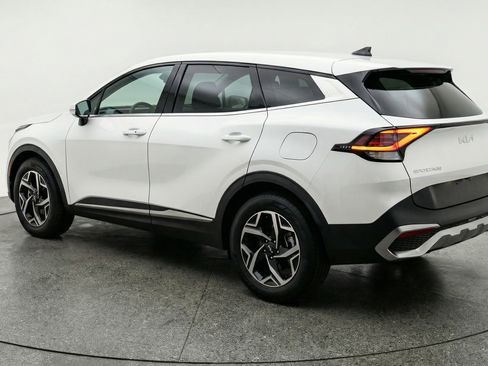 Used 2025 Kia Sportage LX FWD image 6