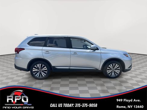 Used 2020 Mitsubishi Outlander SE AWD/4WD image 6