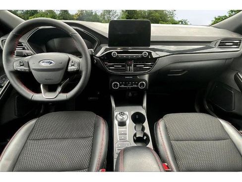 Certified 2025 Ford Escape ST-Line AWD/4WD image 5