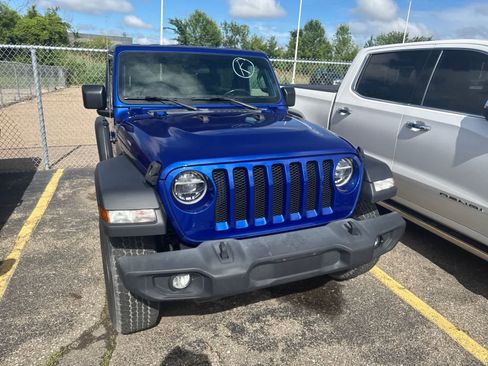 Used 2020 Jeep Wrangler Sport AWD/4WD image 5
