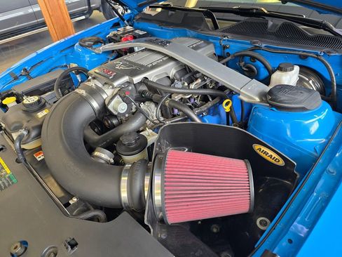 Used 2010 Ford Mustang GT RWD image 18