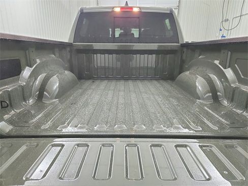 New 2026 RAM 1500 4x4 Crew Cab image 39