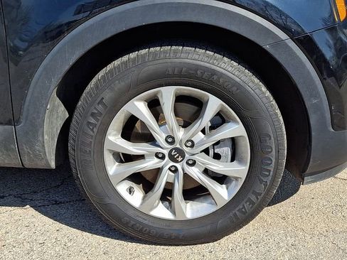 Certified 2021 Kia Telluride LX image 8