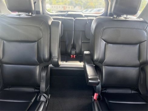 Certified 2022 Ford Explorer XLT w/ Equipment Group 202A image 16